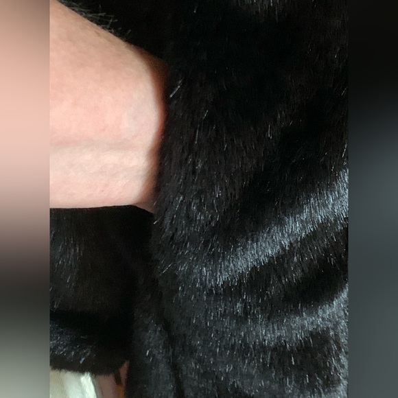 DENNIS BASSO FULLY LINED BLACK FAUX FUR COAT - SZ LARGE - Picture 8 of 16